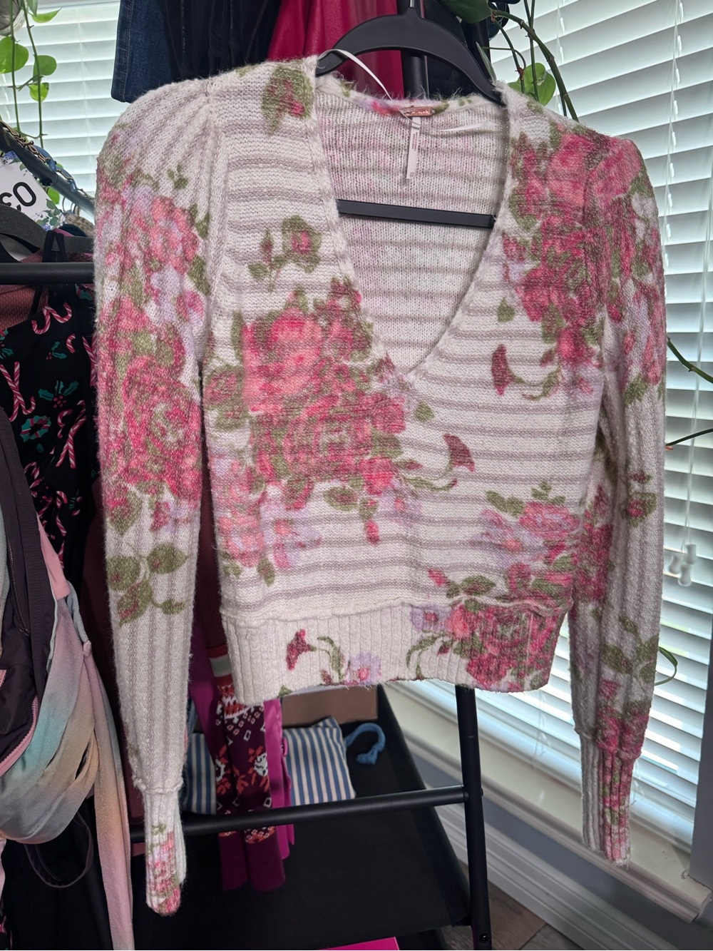 Free People Floral V neck Sweater in XS